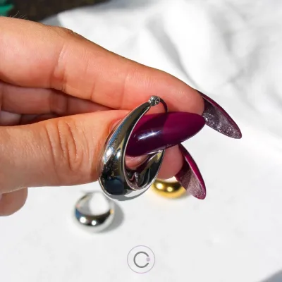 brincos elegantes aço