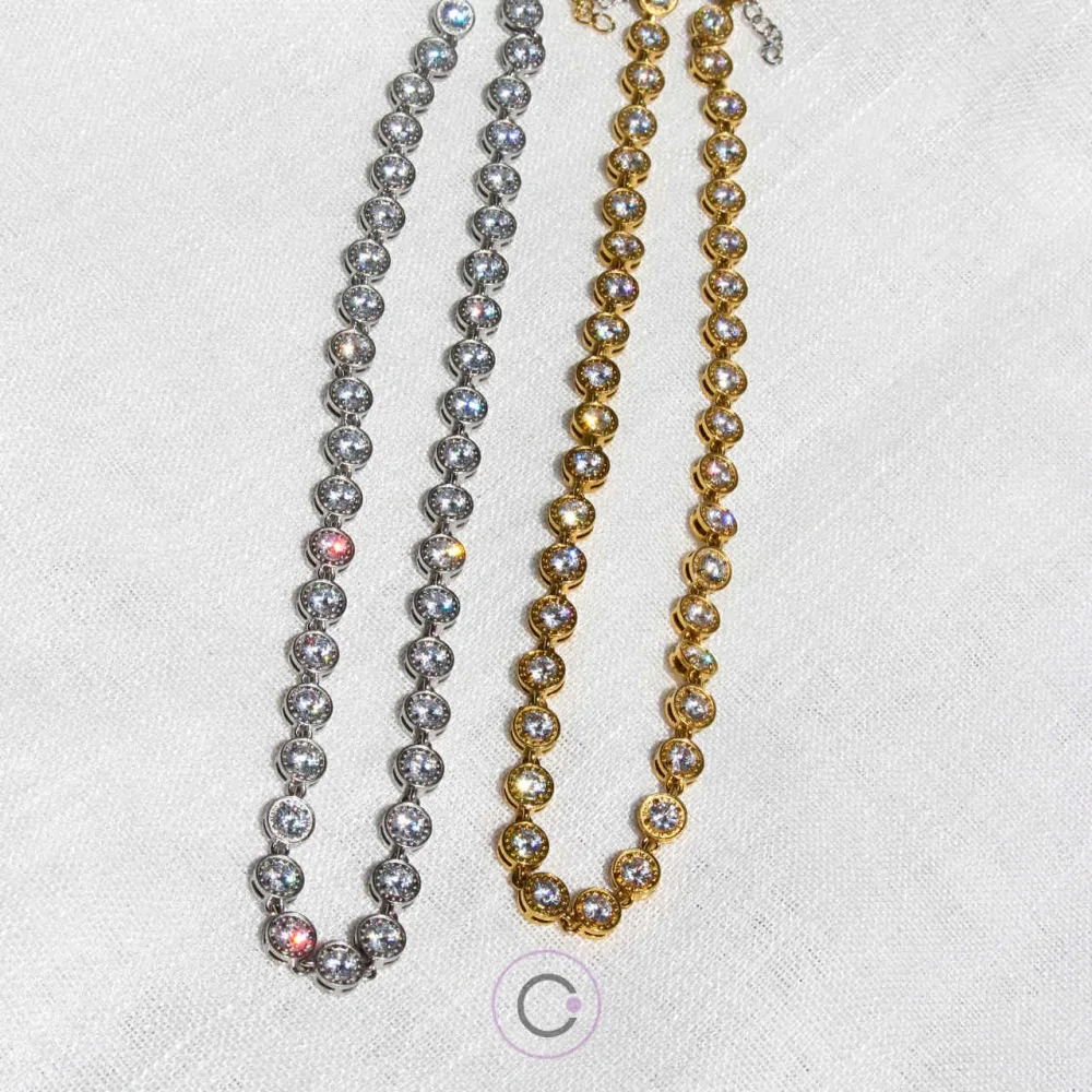 Colar elegante aço brilhante